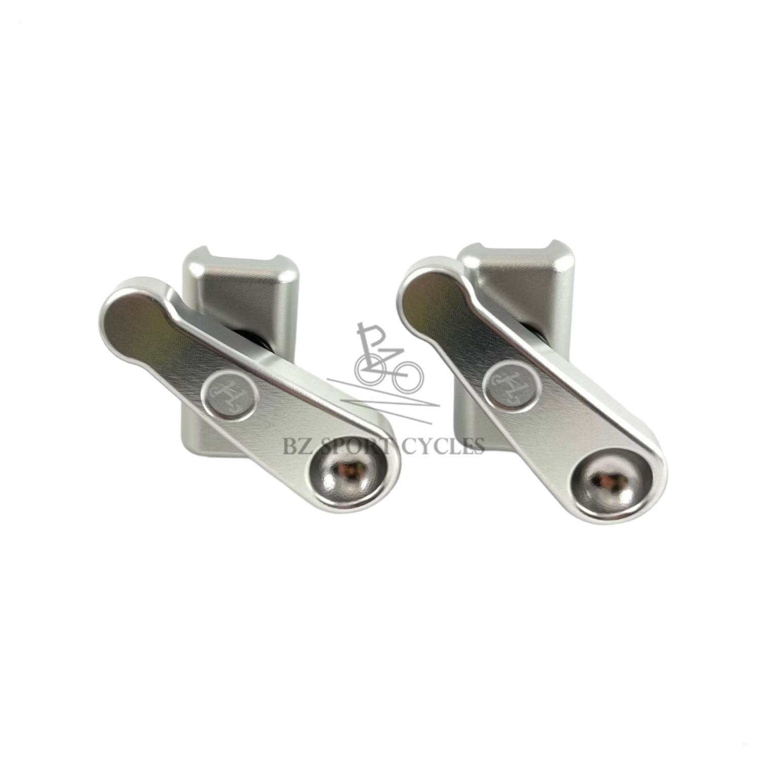 HH Innovation (H&H) Hinge Clamp v2_Silver